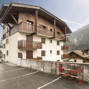 studio-cabine-le-charvet.hotels-rhonealpes.com/